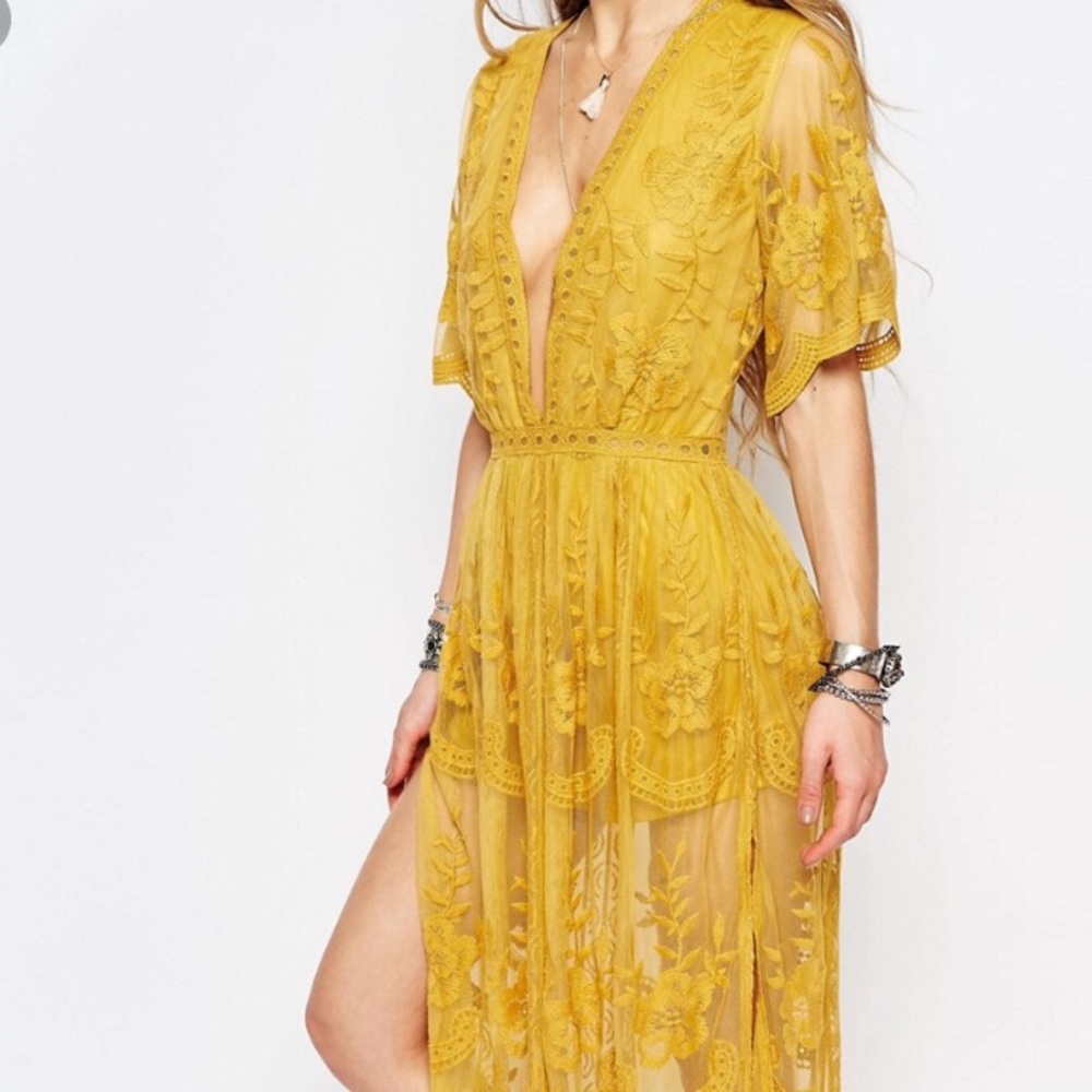 Honey punch  lace maxi dress - Picture 2 of 8